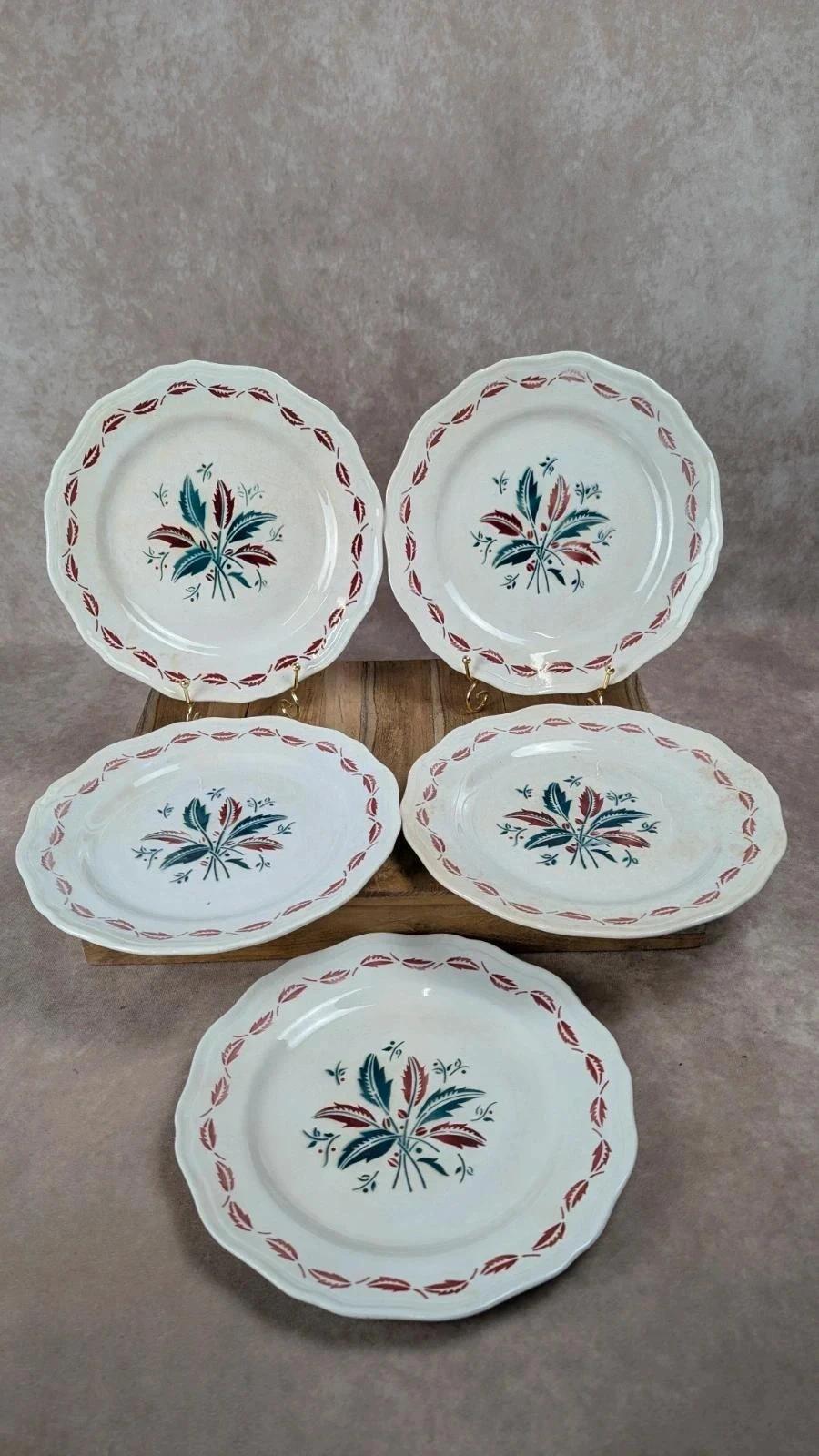 Charmant lot de 5 assiettes plates anciennes L’amandinoise – modèle Auvergne