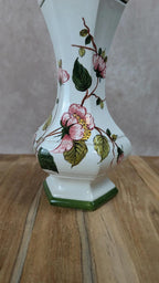 Charmant vase ancien V. Bassano – faïence italienne peinte à la main