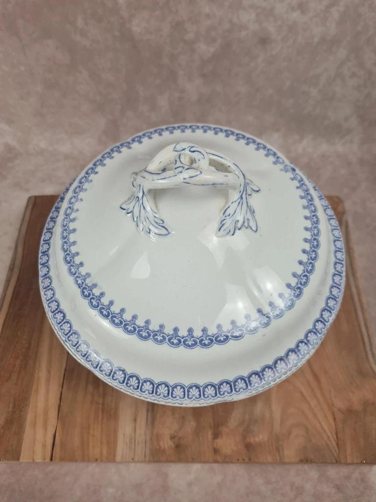Compotier ancien couvert sur pied – Faïence anglaise Etruscan Border – fin Xixe