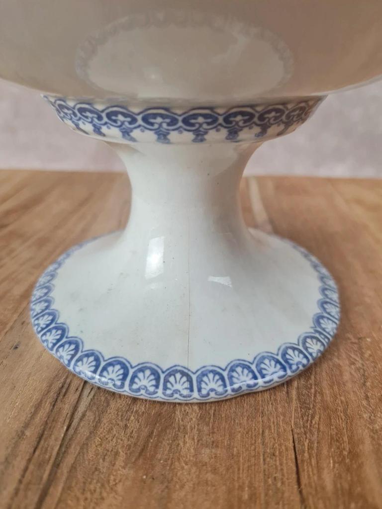 Compotier ancien couvert sur pied – Faïence anglaise Etruscan Border – fin Xixe