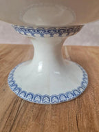 Compotier ancien couvert sur pied – Faïence anglaise Etruscan Border – fin Xixe