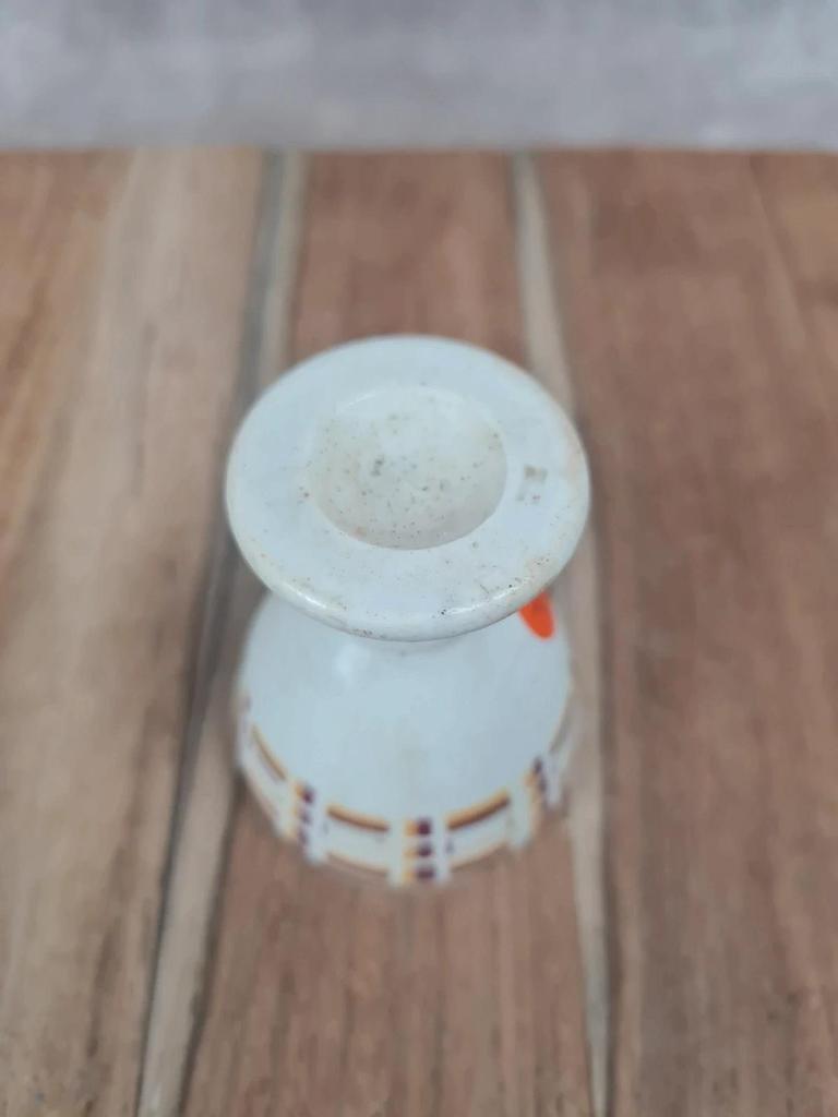 Coquetier ancien terre de fer décor géométrique Art déco