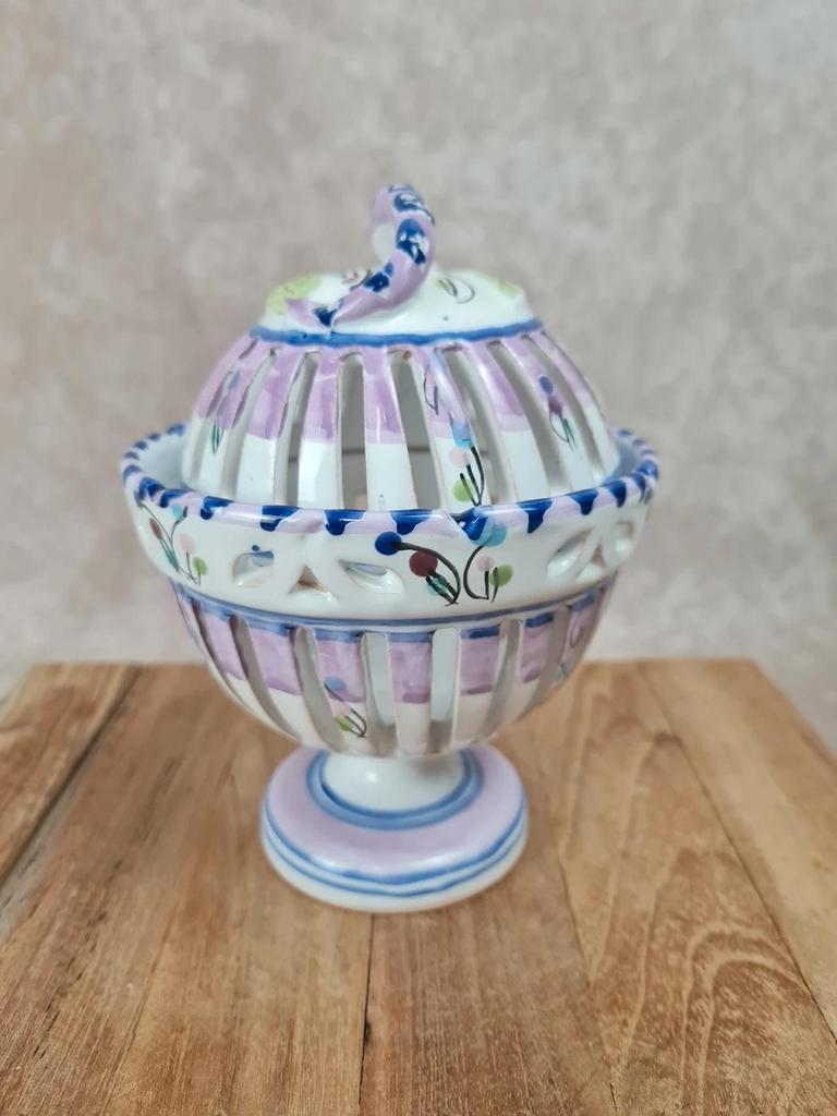 🍇 Coupe ajourée vintage en faïence – décor fleuri fait main 🎨