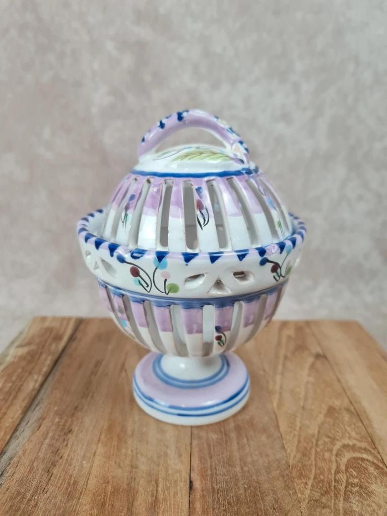 🍇 Coupe ajourée vintage en faïence – décor fleuri fait main 🎨