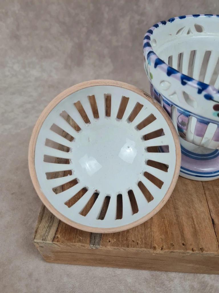 🍇 Coupe ajourée vintage en faïence – décor fleuri fait main 🎨