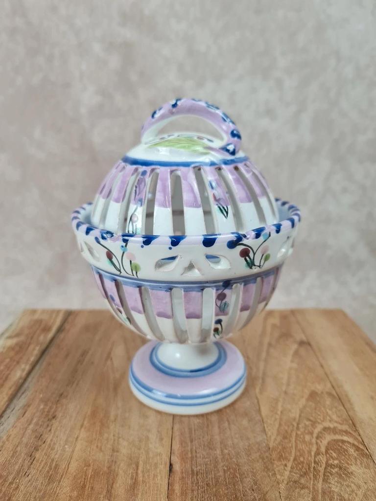 🍇 Coupe ajourée vintage en faïence – décor fleuri fait main 🎨