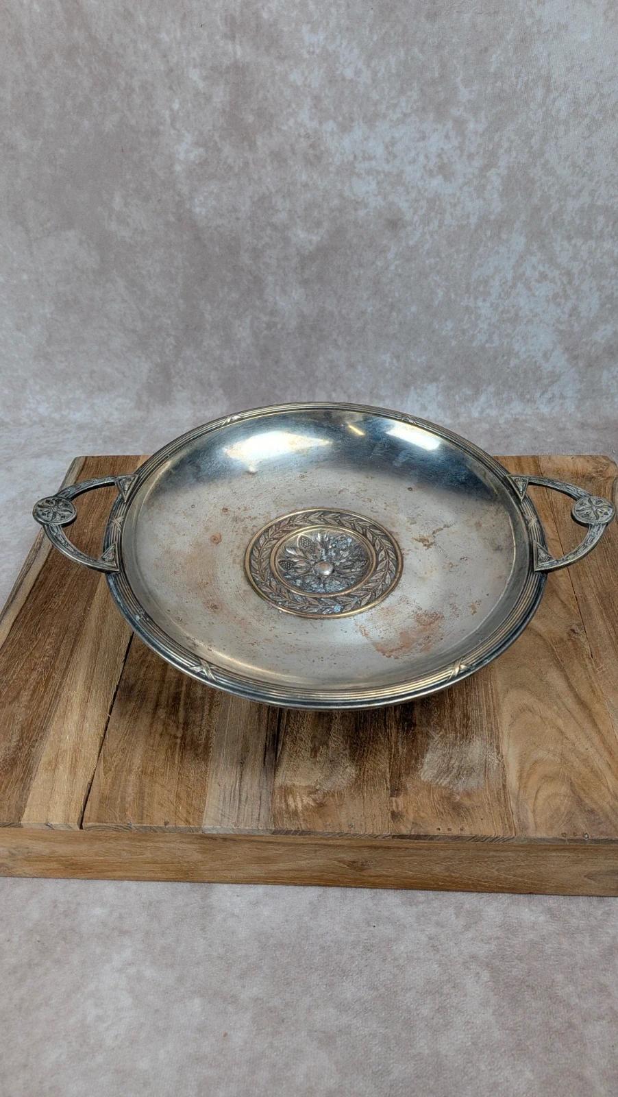 Coupe ancienne en métal argenté poinçonné – décor floral & anses travaillées