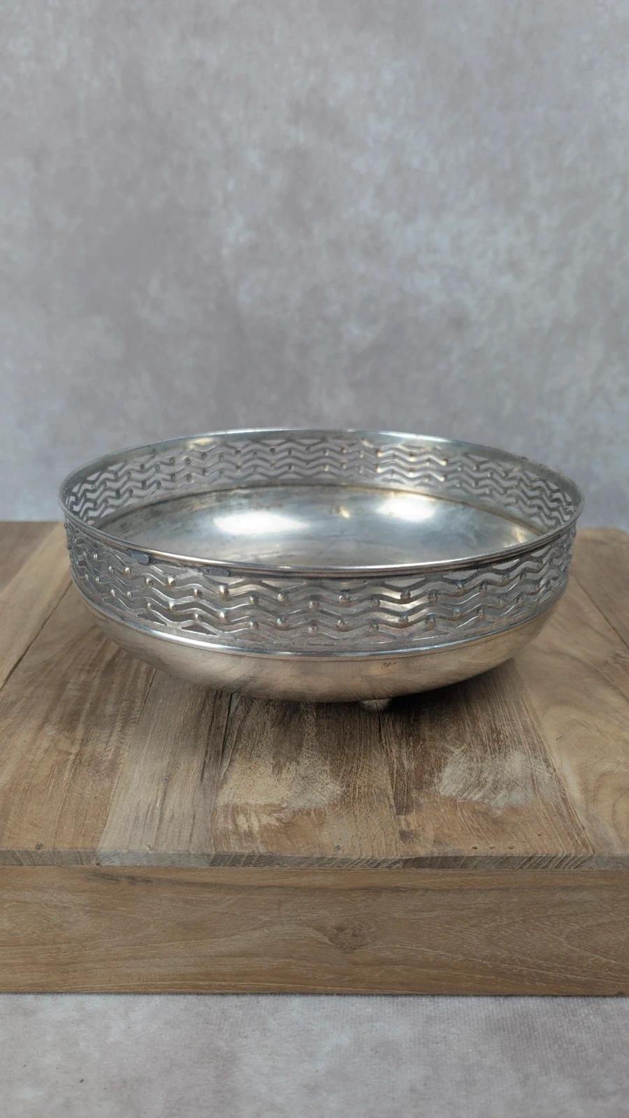 Coupe en métal argenté