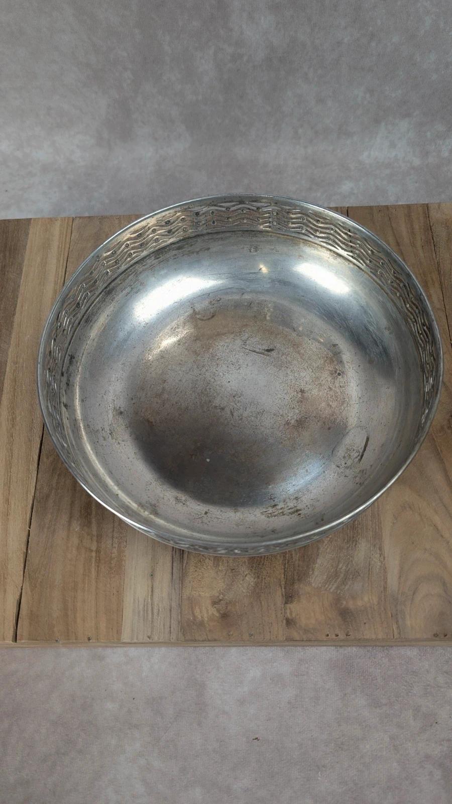 Coupe en métal argenté