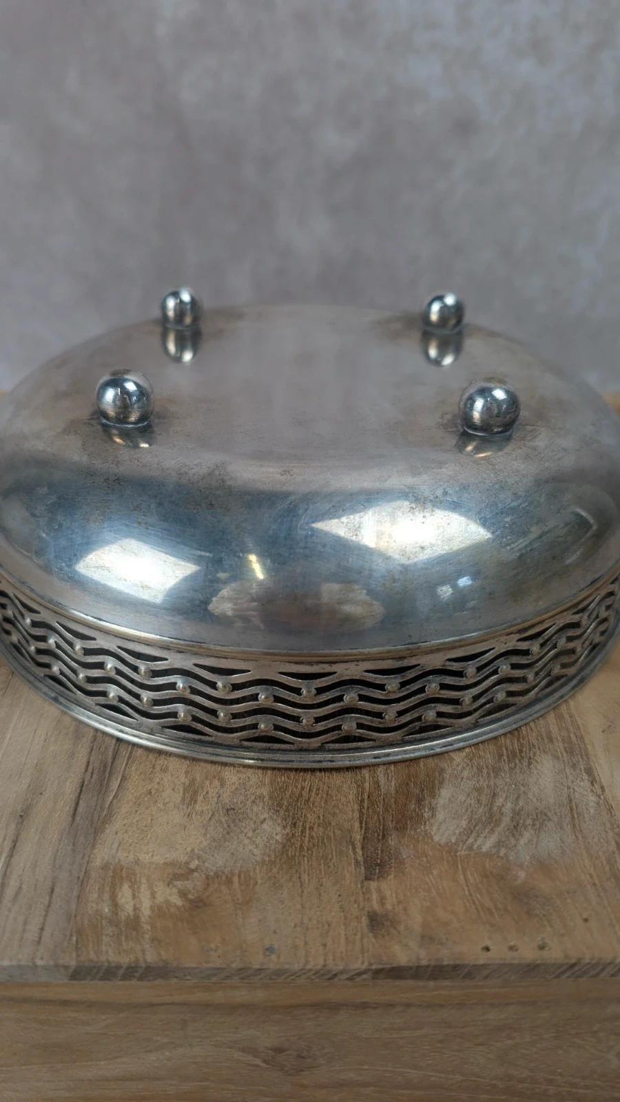 Coupe en métal argenté