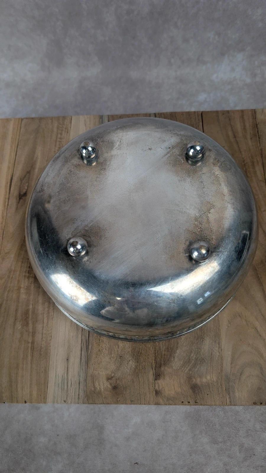 Coupe en métal argenté