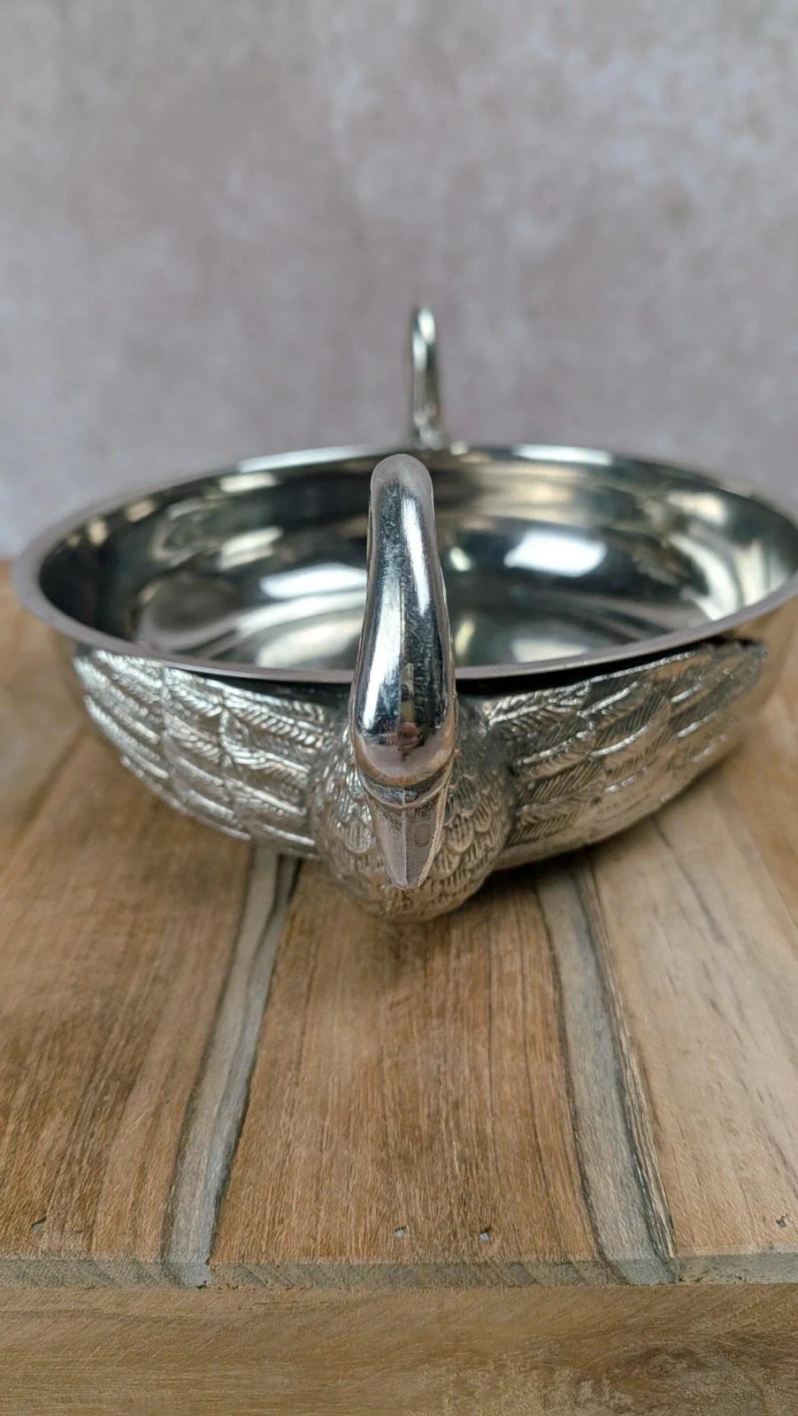 Coupe métal argenté avec anses cygnes