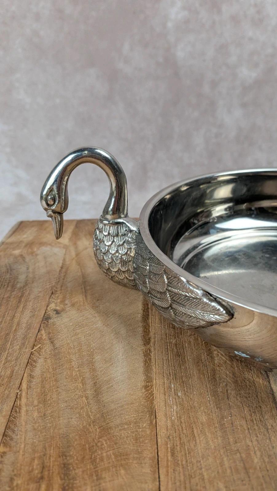 Coupe métal argenté avec anses cygnes