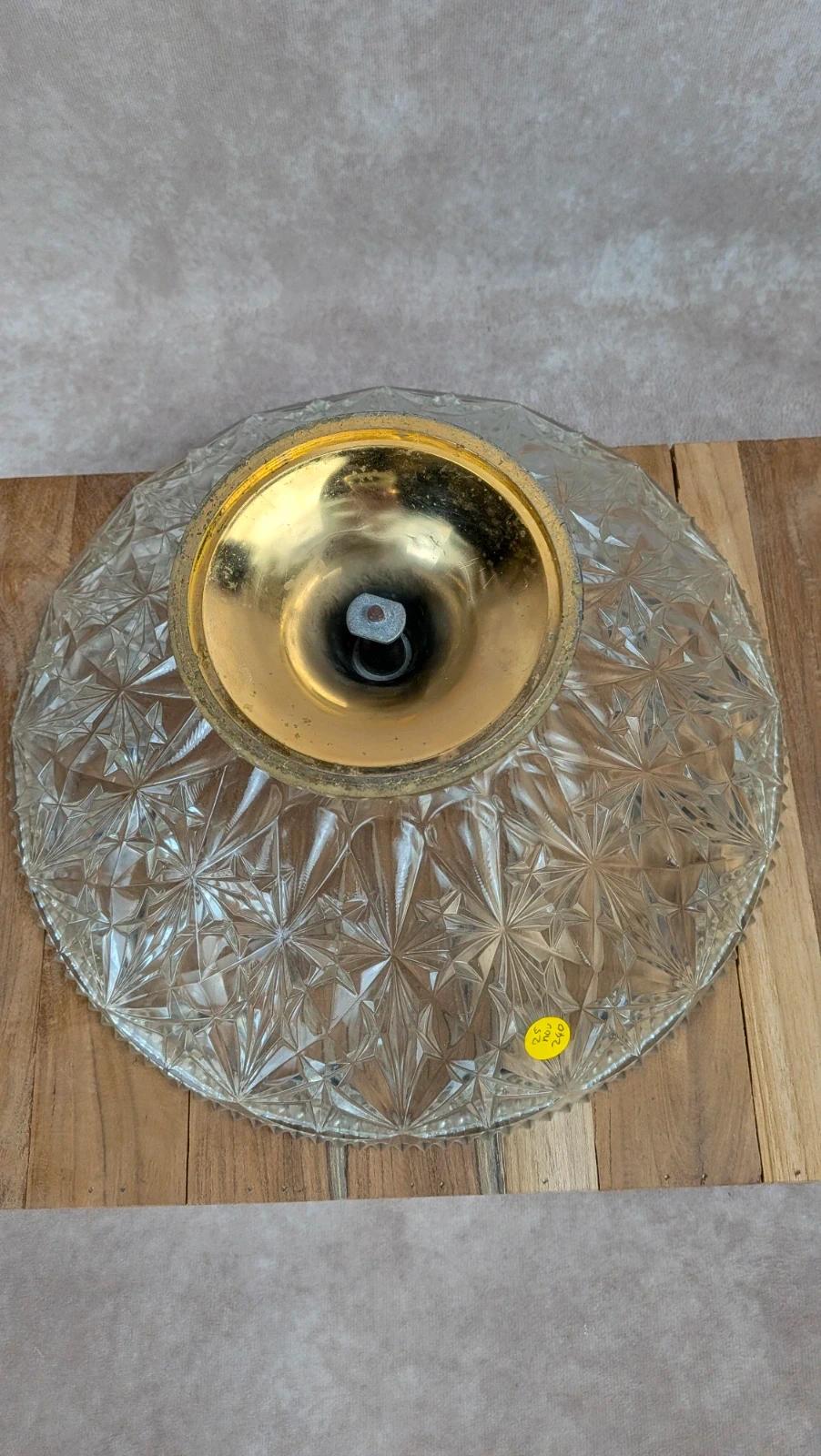 Coupe vintage sur pied en laiton