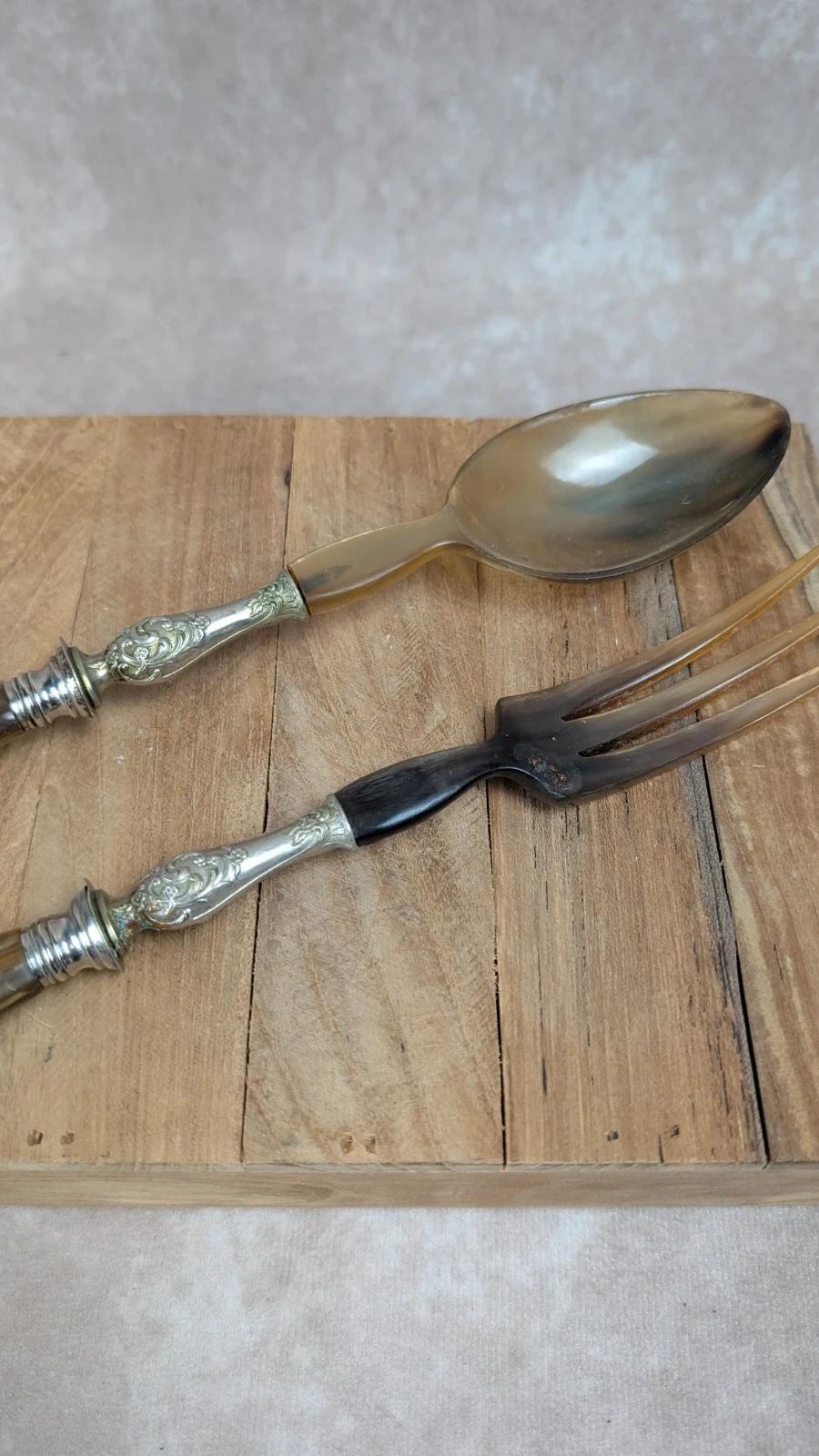 Couverts à salade anciens corne & métal argenté