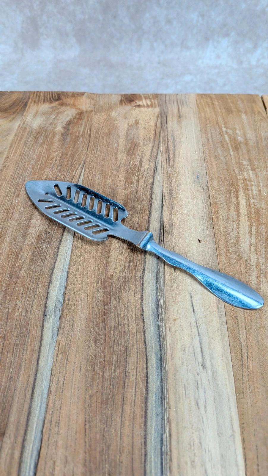 Cuillère à absinthe ancienne en métal argenté –