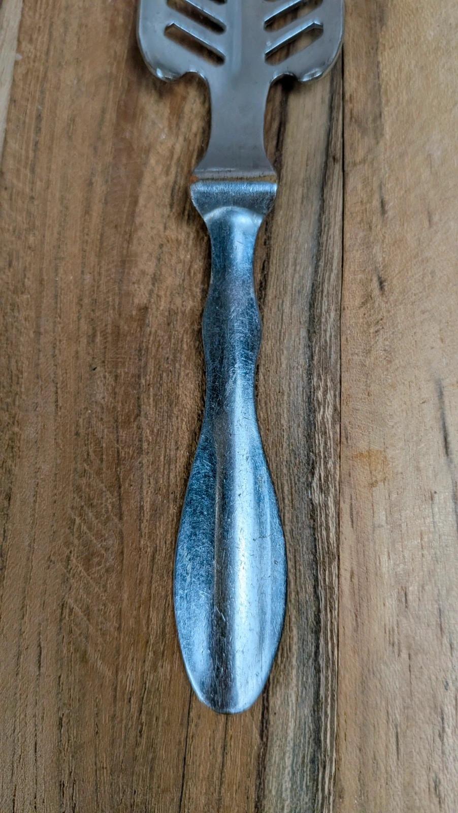 Cuillère à absinthe ancienne en métal argenté –