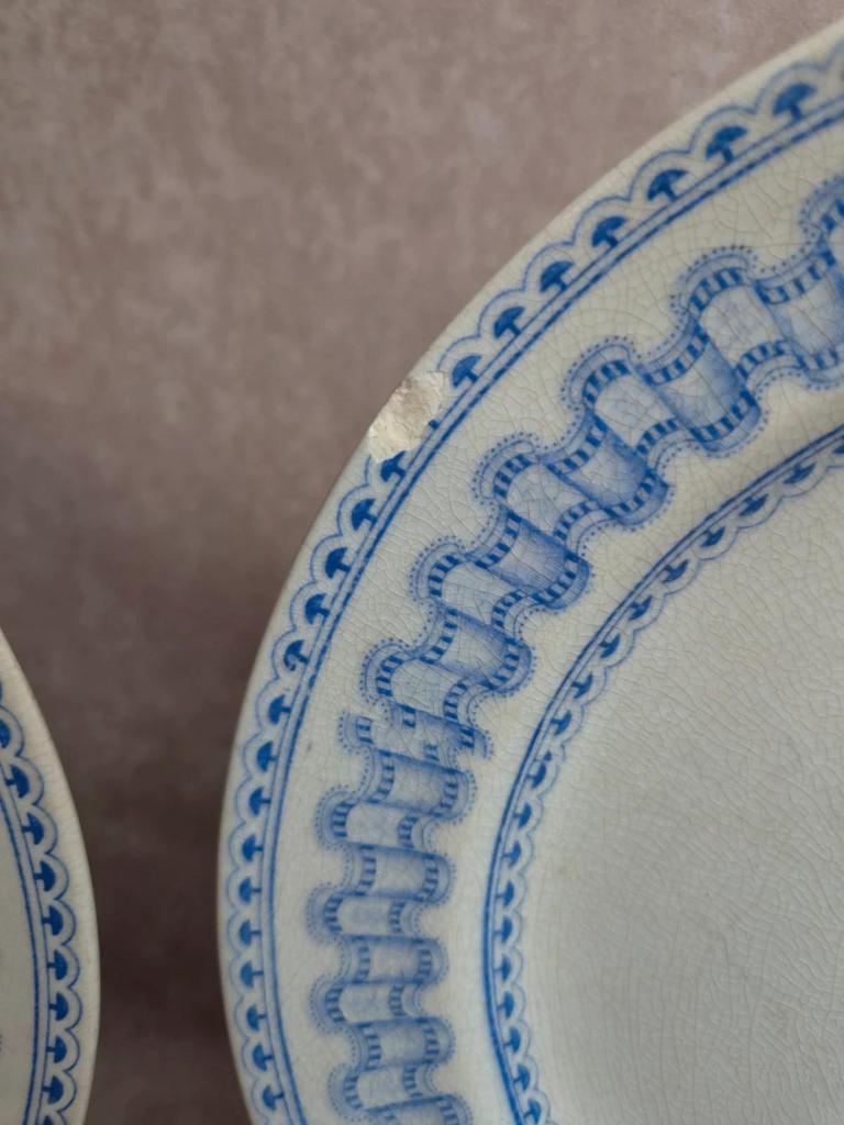 Lot de 4 assiettes plates anciennes anglaises B.p.w.&m. Milan – Terre de fer