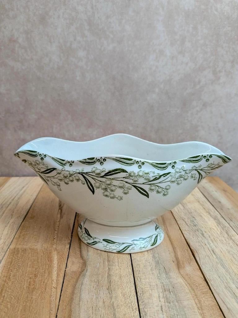 Saucière ancienne en terre de fer Saint-amand et Hamage – Modèle Mimosas