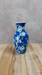 Petit vase chinois bleu décor fleurs de cerisier