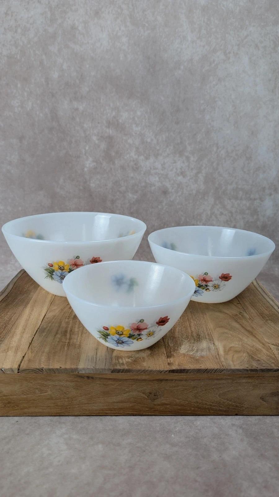 Lot de 3 saladiers vintage Arcopal – motif fleurs des champs