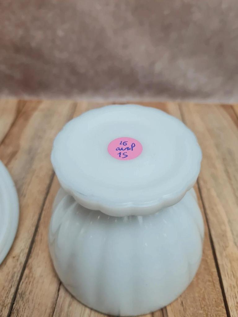 Bonbonnière vintage en opaline blanche sur pied avec couvercle 🍬🤍