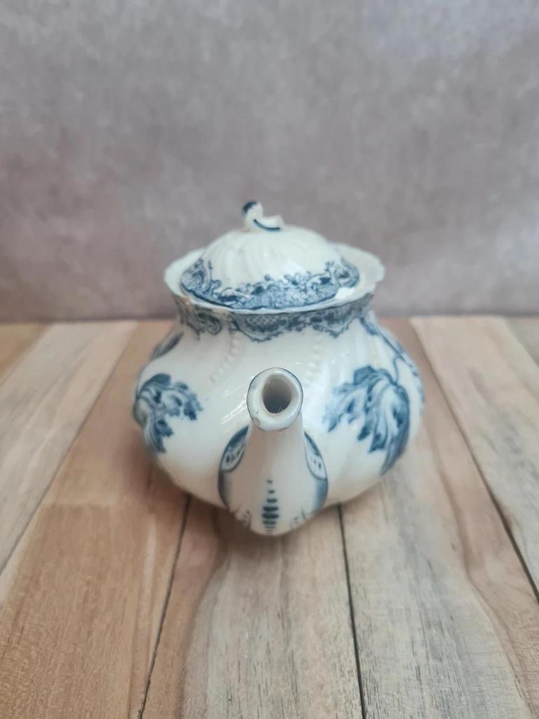 Théière ancienne Sarreguemines Fontanges bleu – décor floral terre de fer