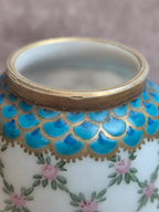 Vase Legras & Cie Saint-denis Paris en opaline, Décor Quadrillage Pompadour, Art nouveau