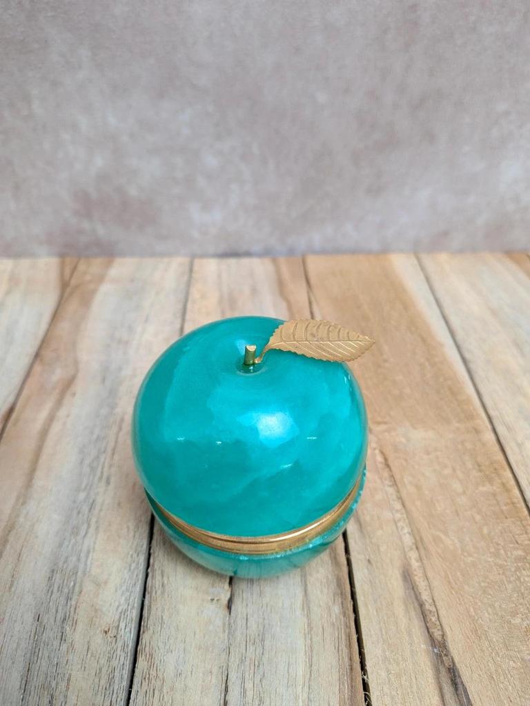 Boîte vintage pomme en albâtre vert avec monture dorée