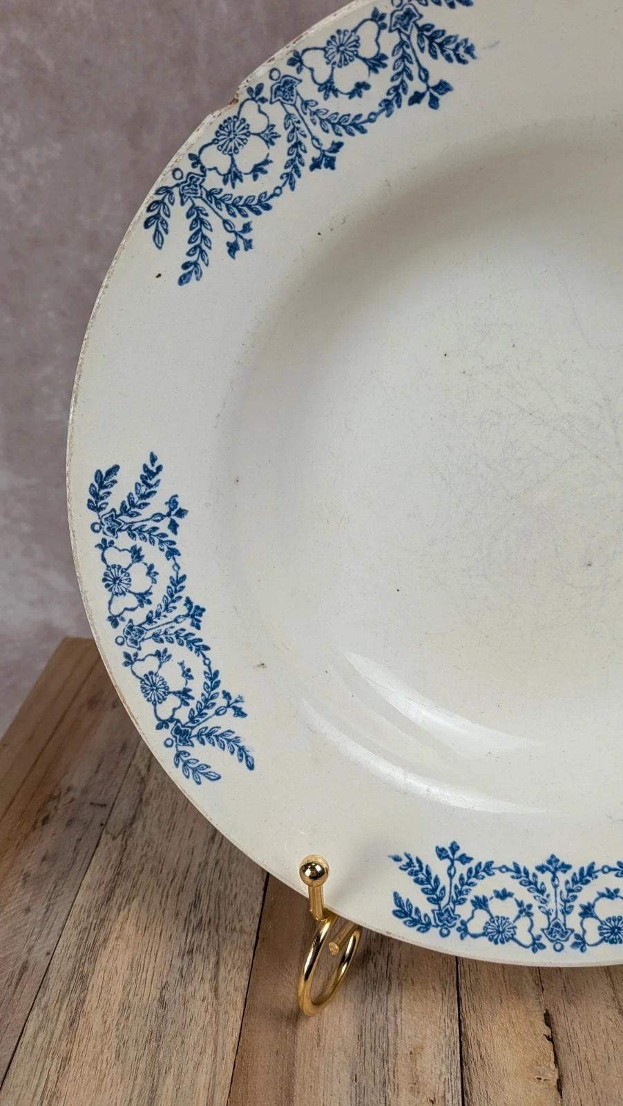 Assiette creuse ancienne en terre de fer Digoin Sarreguemines modèle Jacques – décor bleu