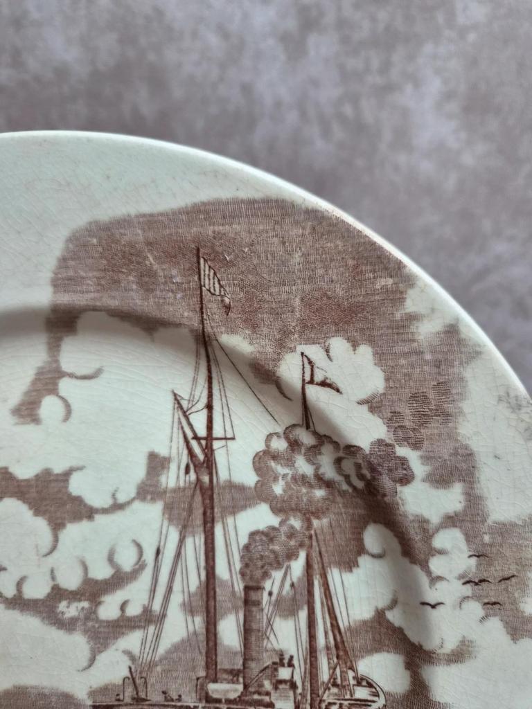 Assiette ancienne Terre de Fer Clairefontaine modèle Marine
