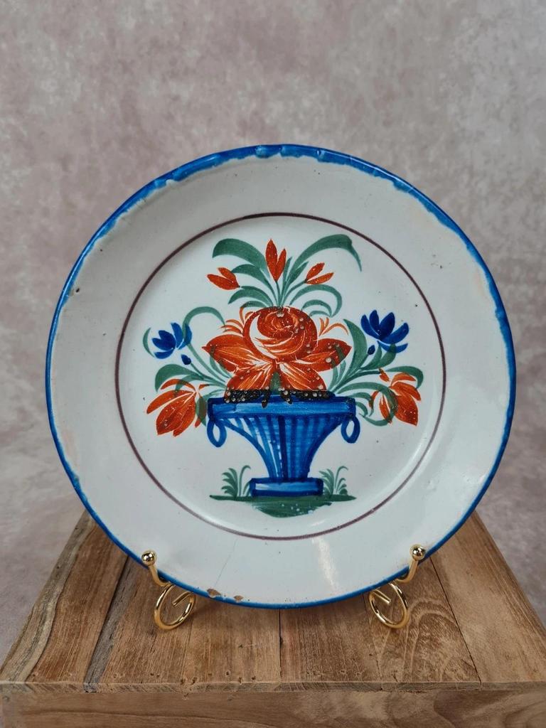 Assiette creuse ancienne en faïence 🌿 décor corbeille de fleurs, style Rouen Desvres