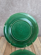 Lot de 2 assiettes à dessert en barbotine verte décor vigne