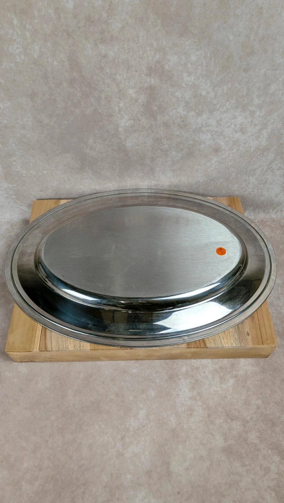 Grand plat ovale en inox vintage