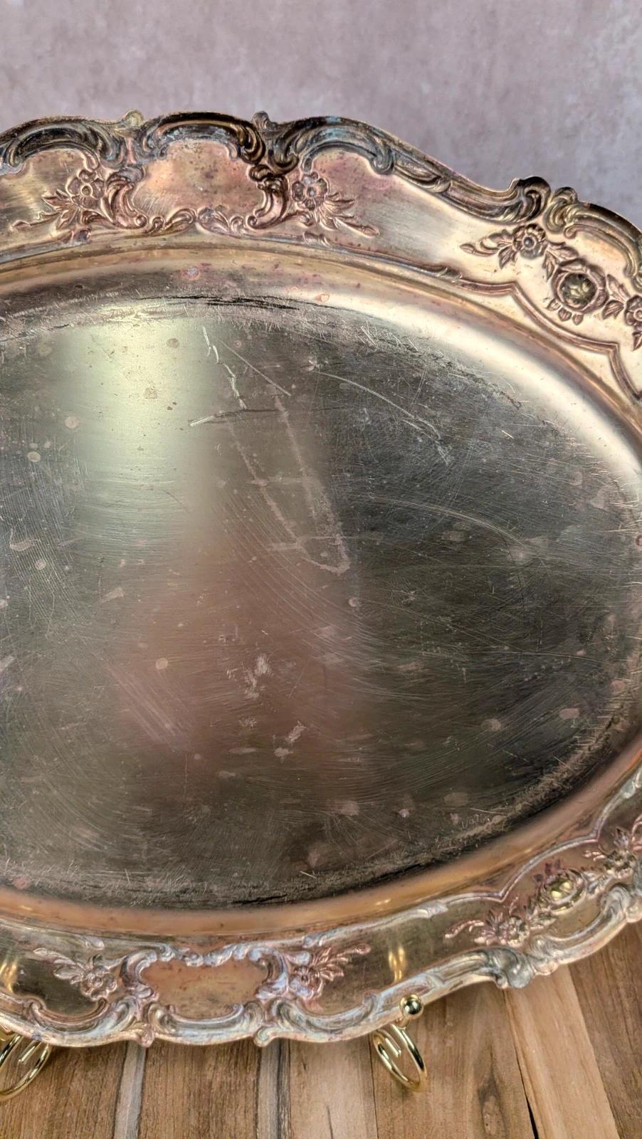 Plateau ovale ancien en métal argenté patiné – esprit Rocaille