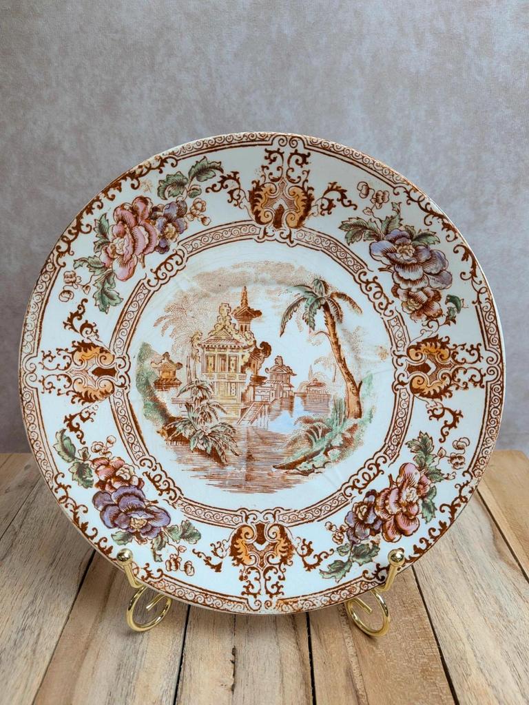 Assiette ancienne Terre de fer Longwy modèle Cyprus – Décor japonisant floral