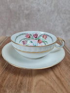 Lot de 2 tasses et sous-tasses en porcelaine Limoges – décor peint main signé