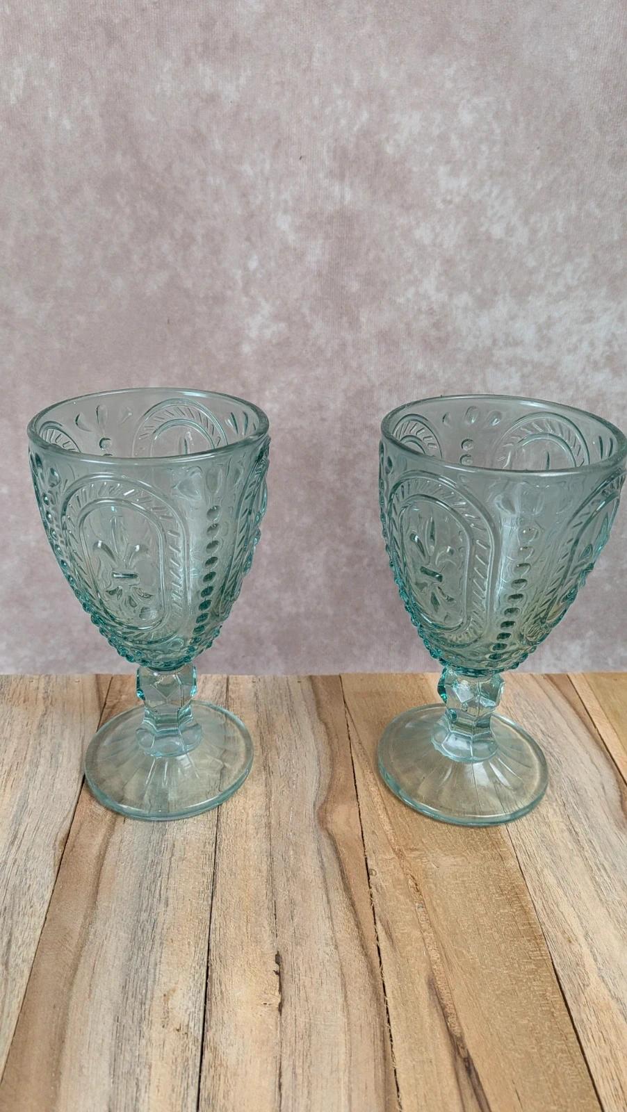 Lot de 4 verres en verre moulé – esprit vintage