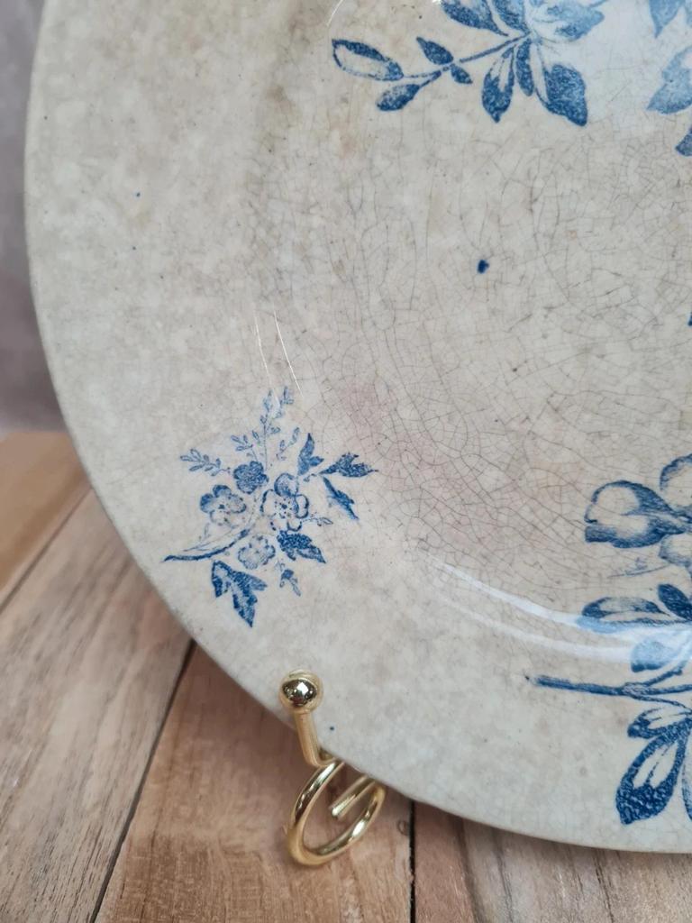 Assiette ancienne terre de fer décor floral bleu romantique pivoine fleurs Xixe