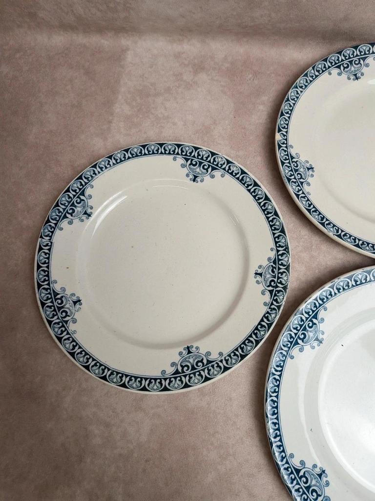 Lot de 8 assiettes à dessert Terre de Fer St Amand modèle Andrinople