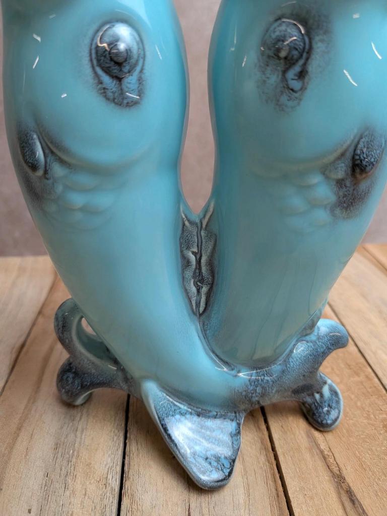 Vase double poisson en barbotine bleu turquoise – Céramique vintage