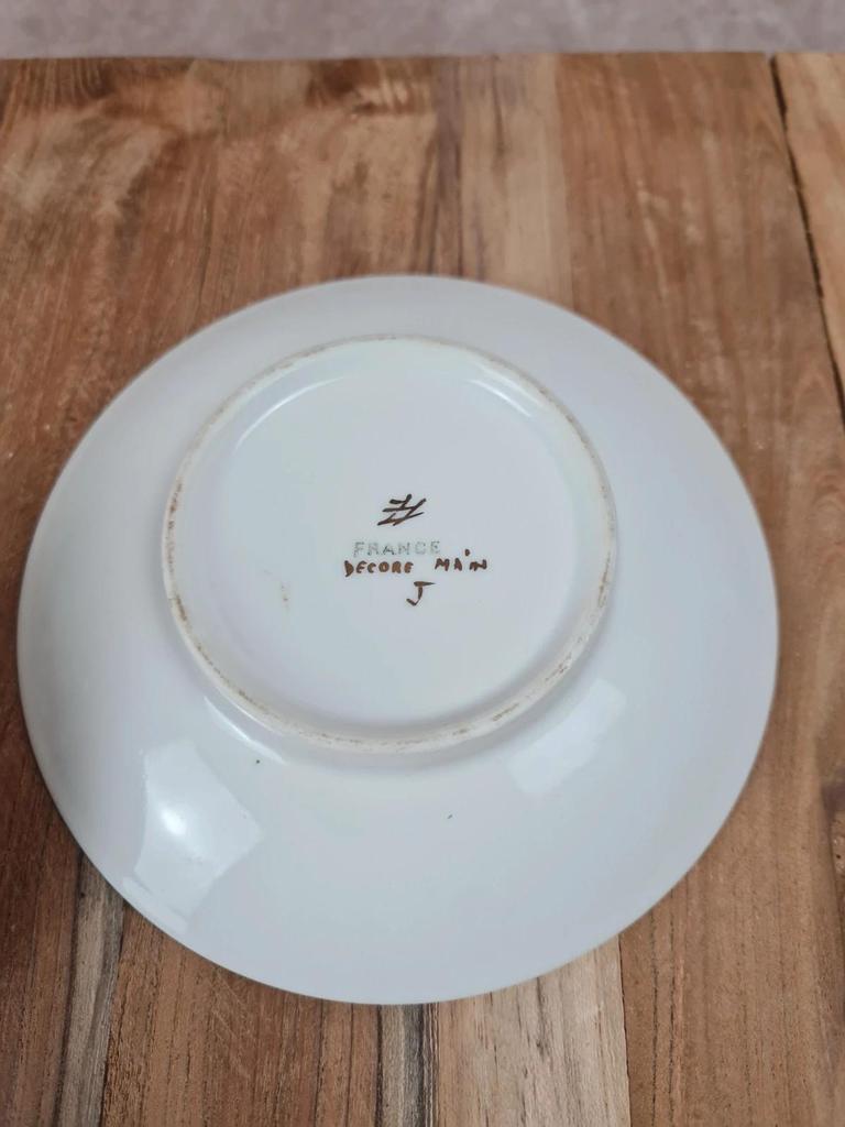 Tasse trembleuse ancienne décorée à la main – porcelaine de France