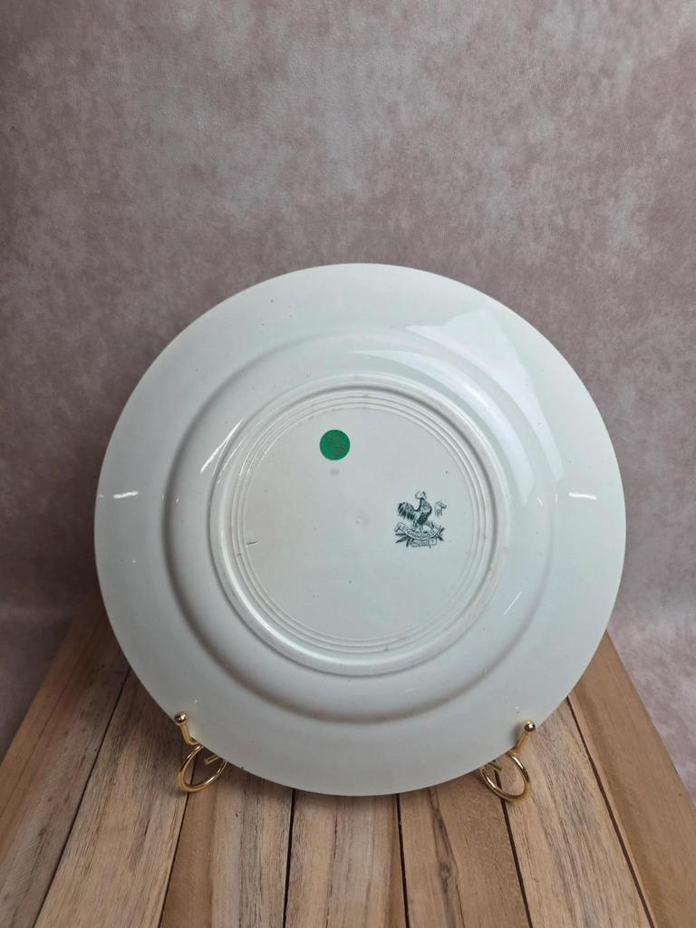 Grand plat rond ancien terre de fer, Saint-amandinoise – Modèle Muguet