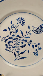 Lot de 2 assiettes anciennes Kg Lunéville modèle « Œillet »