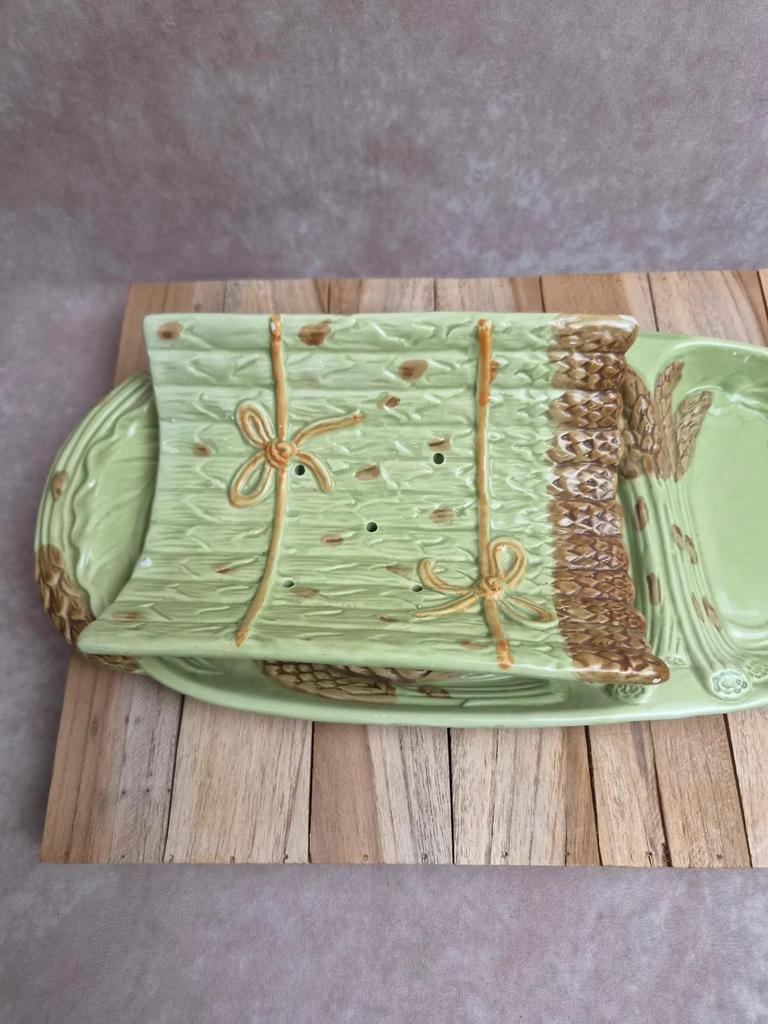 Plat à asperges ancien en barbotine – Plateau avec égouttoir amovible