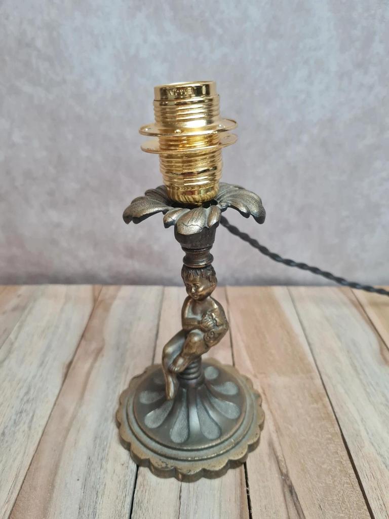 Lampe ancienne putti / angelot en métal patiné – pied décoratif vintage E14