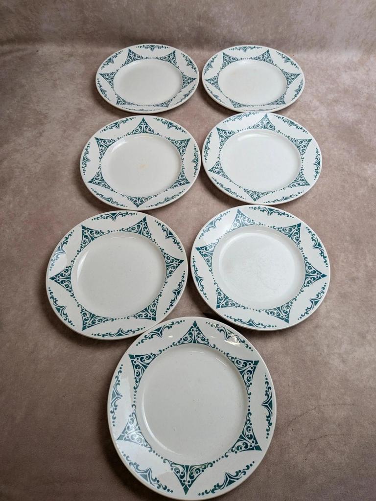 Lot de 7 assiettes plates terre de fer Moulin des Loups Fti 22