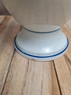 Pichet ancien en porcelaine de Tournai Xixe – décor à l’épi bleu – grande taille