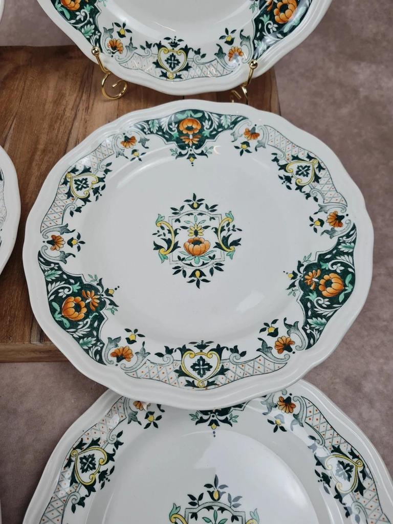 Lot de 6 assiettes à dessert Longchamp, décor Lyon, vintage hand painted
