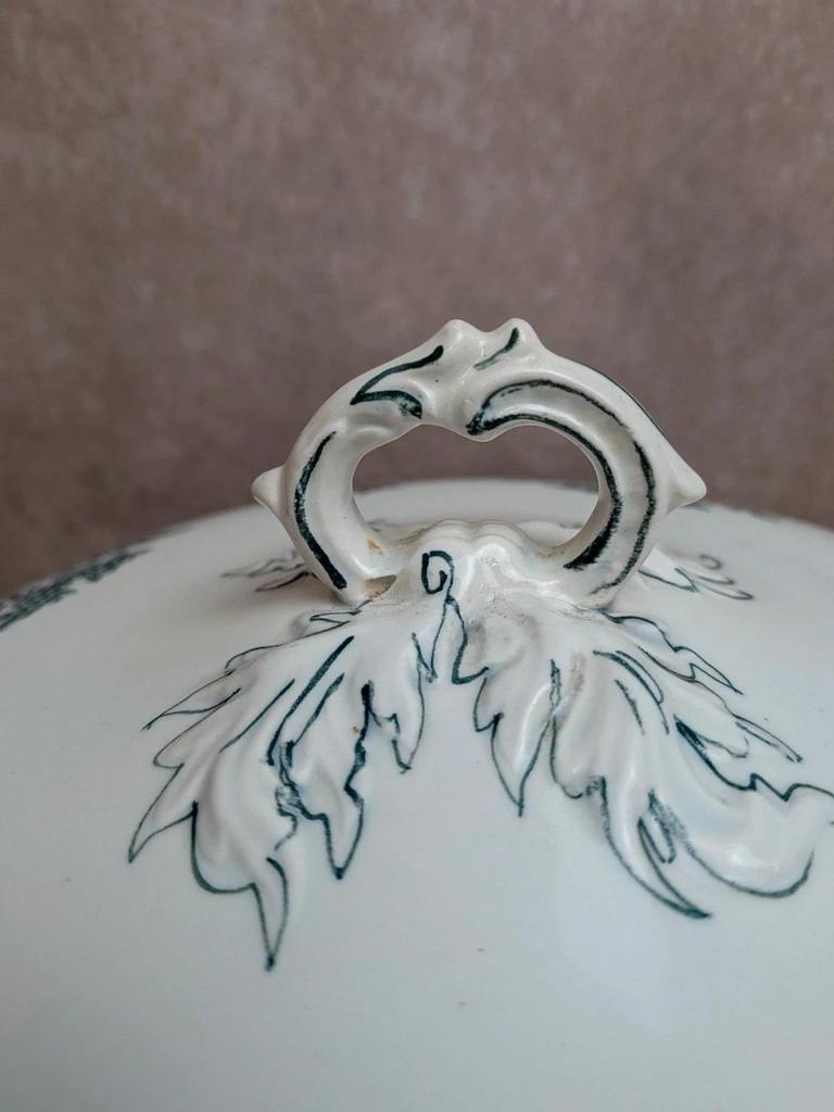 Légumière ancienne terre de fer – Faïencerie d’onnaing – décor Sorbier